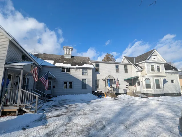 $1,500 | 31 Chestnut Street, Unit E, Claremont, NH 03743