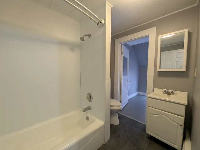 $1,500 | 31 Chestnut Street, Unit E, Claremont, NH 03743