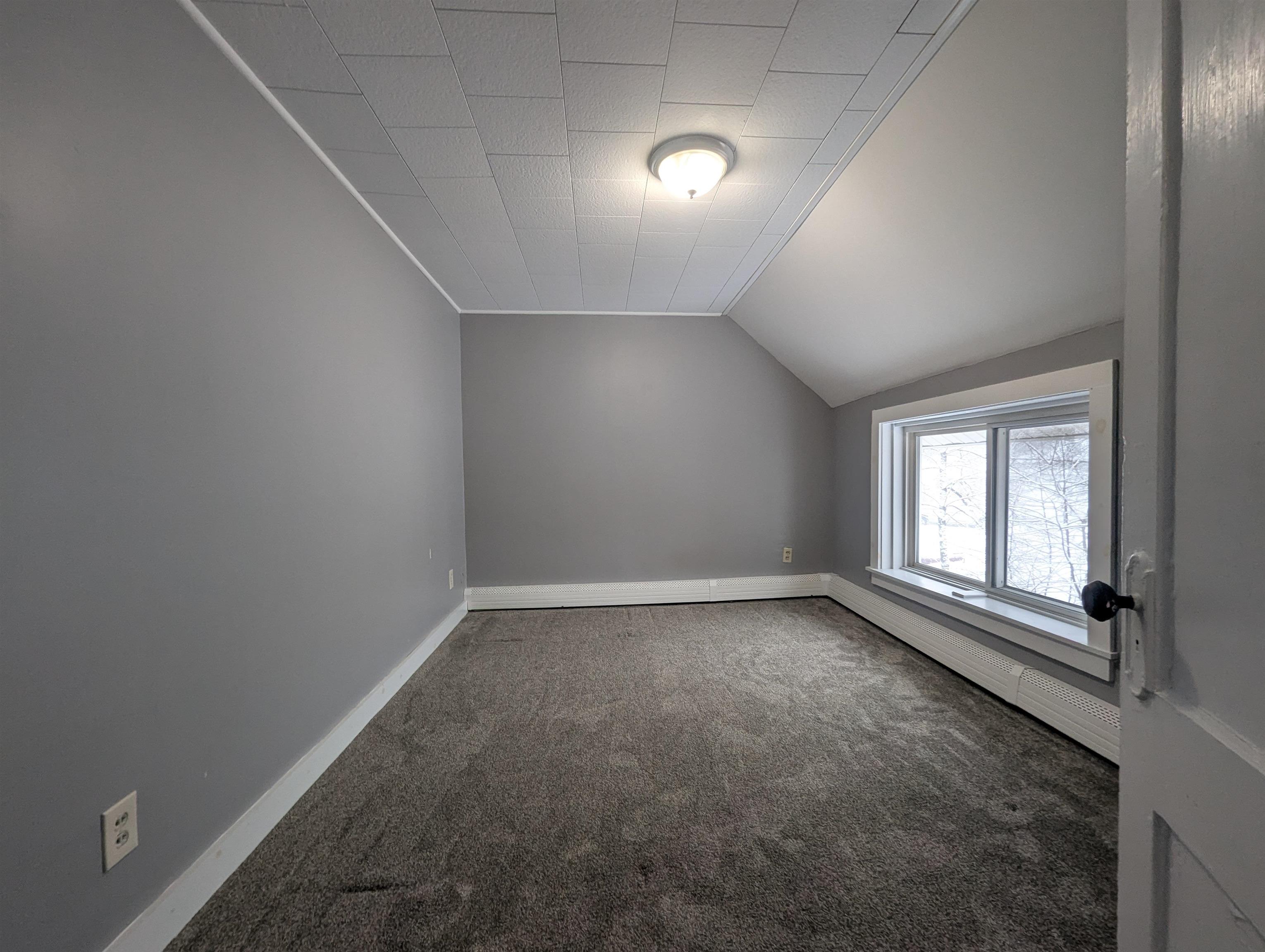 31 Chestnut Street, Unit E Claremont, NH 03743 - Photo 10 of 13