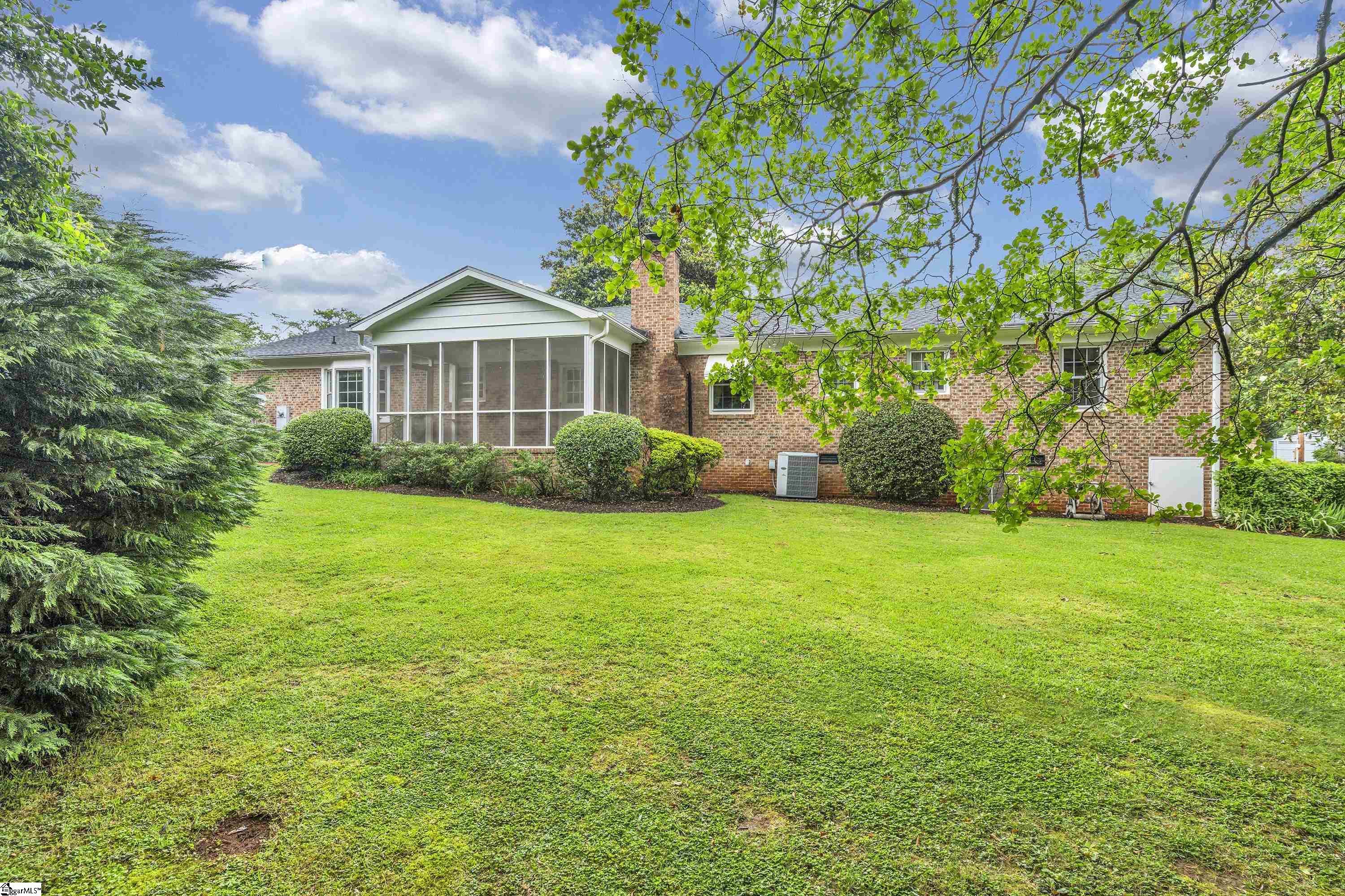 802 Wembley Road Greenville, SC 29607 - Photo 3 of 25