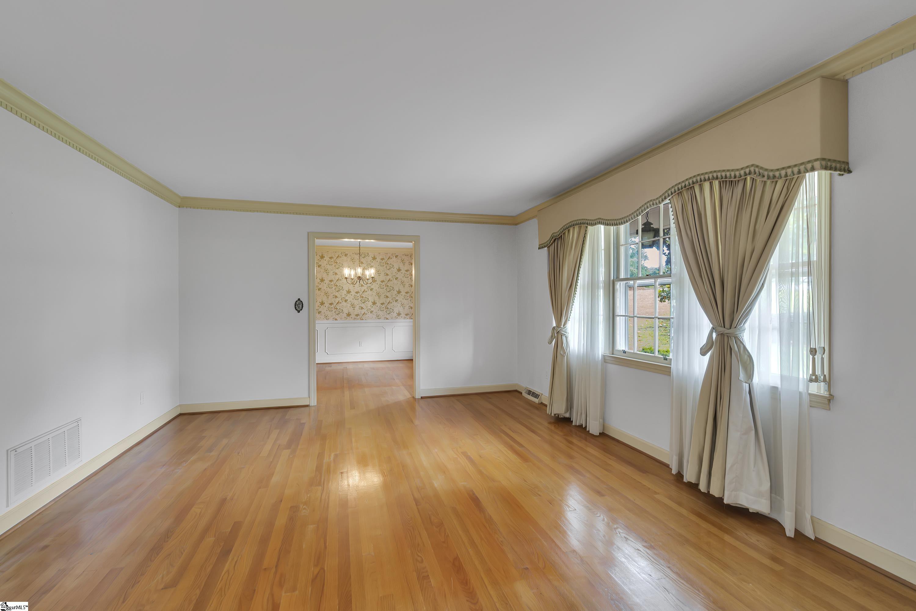 802 Wembley Road Greenville, SC 29607 - Photo 5 of 25