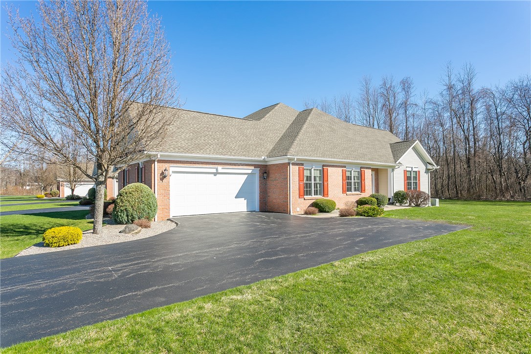 138 Ashbrook Circle Penfield, NY 14580 - Photo 2 of 32