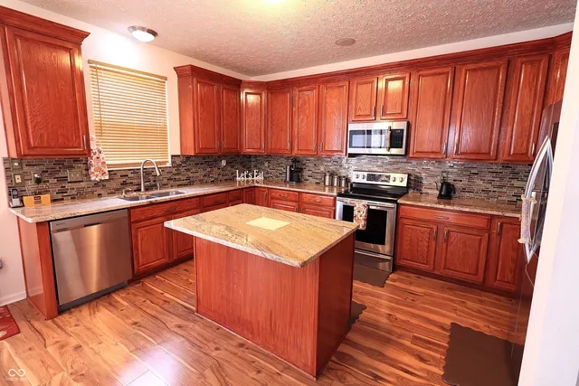 $469,000 | 8186 Stonelick Drive, Avon, IN 46123