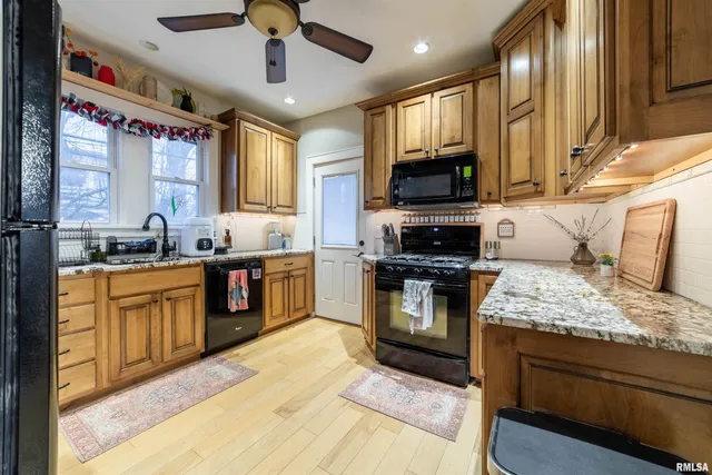 $224,900 | 220 North 22nd Street, Quincy, IL 62301