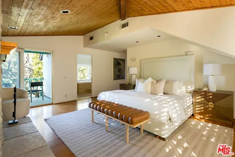 $3,595,000 | 1030 North Kenter Avenue, Los Angeles, CA 90049