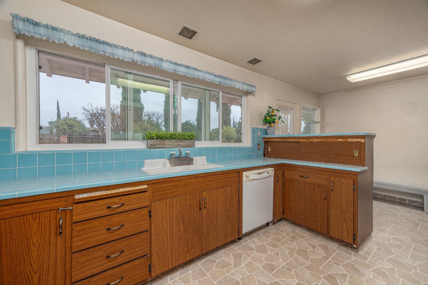 206 Meadow Lane Modesto, CA 95351 - Photo 25 of 39