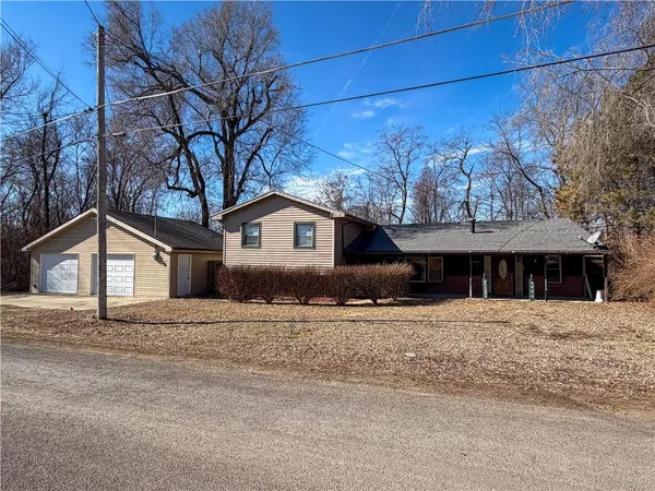 $220,000 | 6004 Northeast Amazonia Road, St. Joseph, MO 64505
