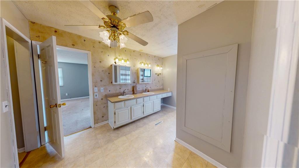 6004 Northeast Amazonia Road St. Joseph, MO 64505 - Photo 21 of 39