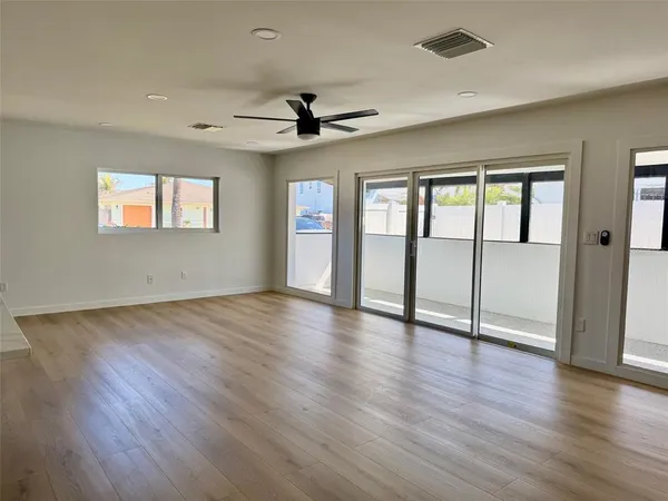 $3,900 | 3930 East Eden Roc Circle, Tampa, FL 33634