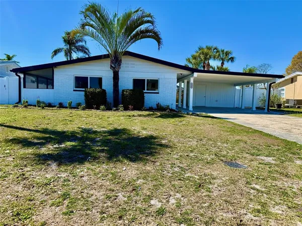 $3,900 | 3930 East Eden Roc Circle, Tampa, FL 33634