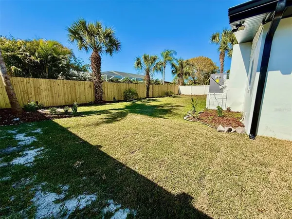 $3,900 | 3930 East Eden Roc Circle, Tampa, FL 33634