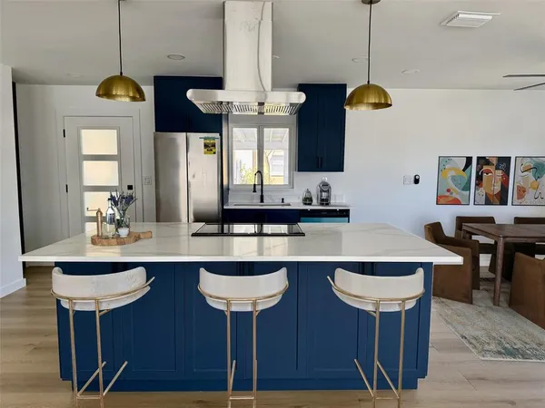 $3,900 | 3930 East Eden Roc Circle, Tampa, FL 33634