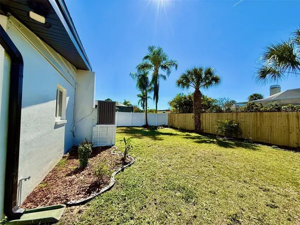 $3,900 | 3930 East Eden Roc Circle, Tampa, FL 33634