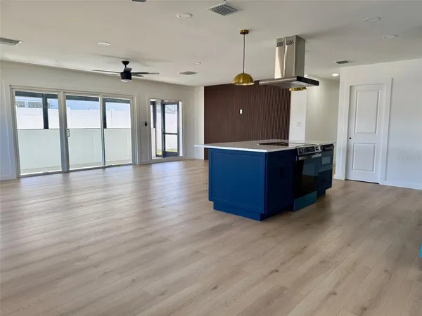 $3,900 | 3930 East Eden Roc Circle, Tampa, FL 33634