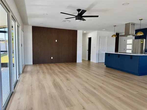 $3,900 | 3930 East Eden Roc Circle, Tampa, FL 33634