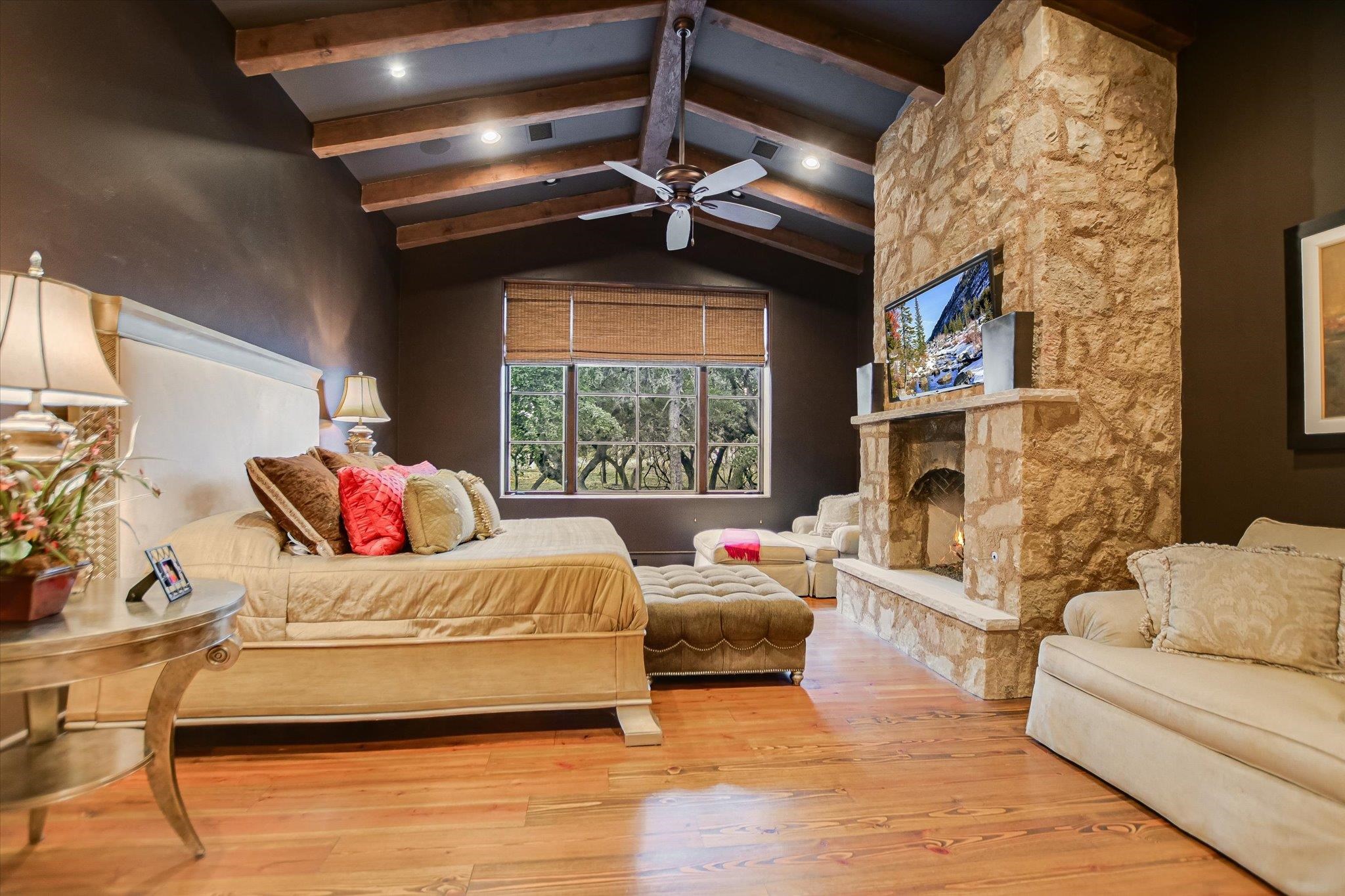 271 La Serena Loop Horseshoe Bay, TX 78657 - Photo 10 of 29