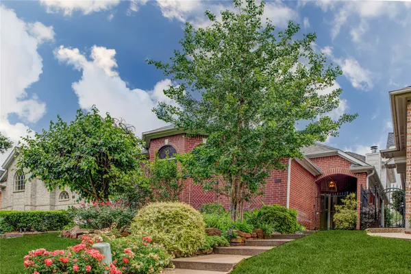 $295,000 | 6909 Tournament Drive, Houston, TX 77069