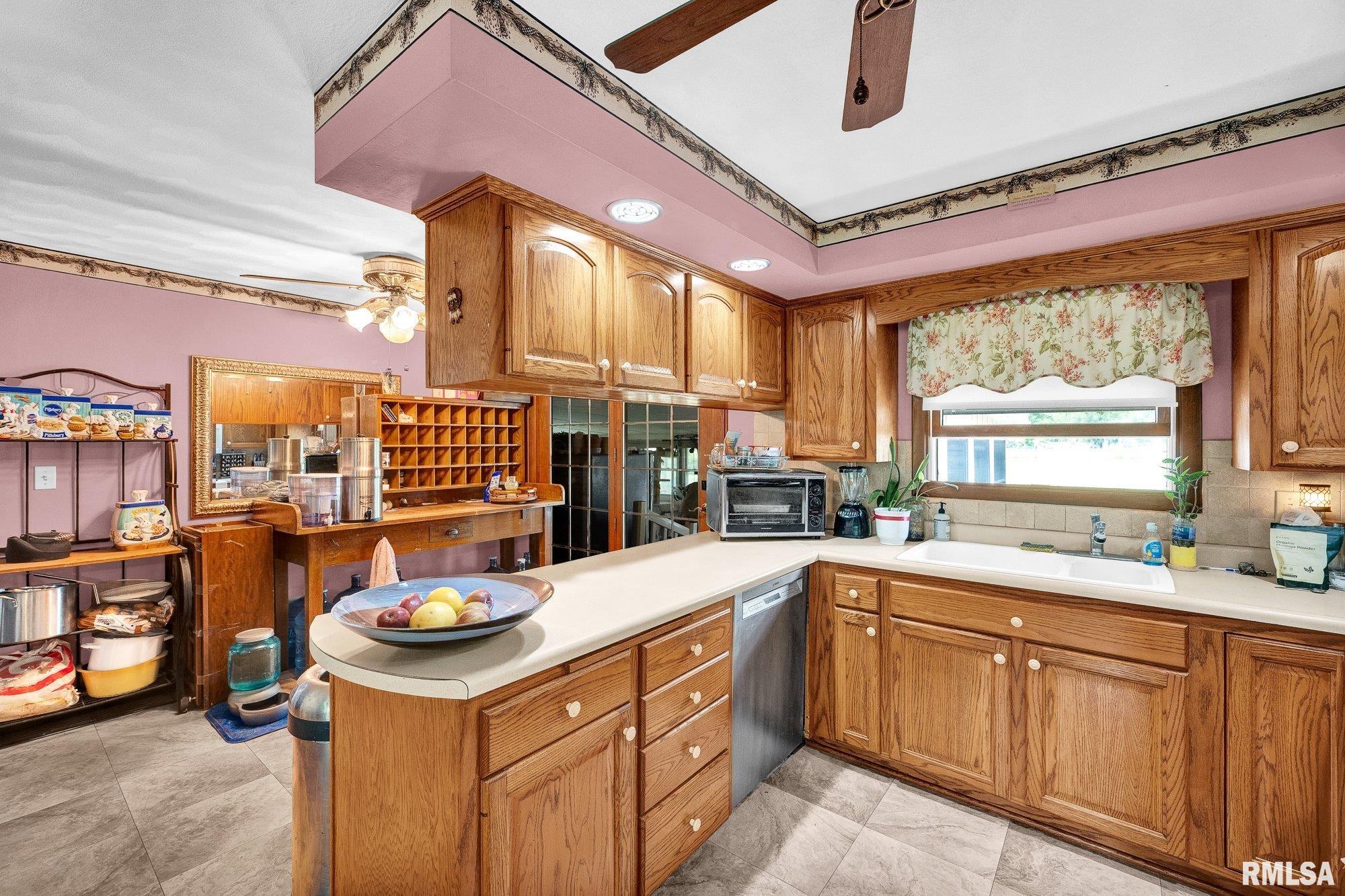 503 South Walnut Street Delavan, IL 61734 - Photo 9 of 40