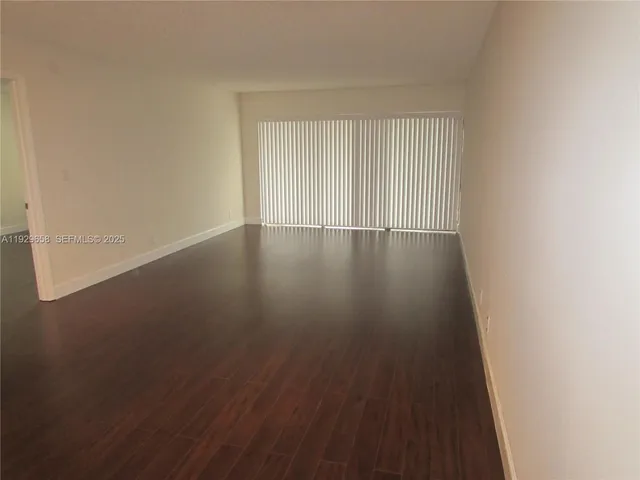 $1,990 | 200 Lakeview Drive, Unit 108, Weston, FL 33326