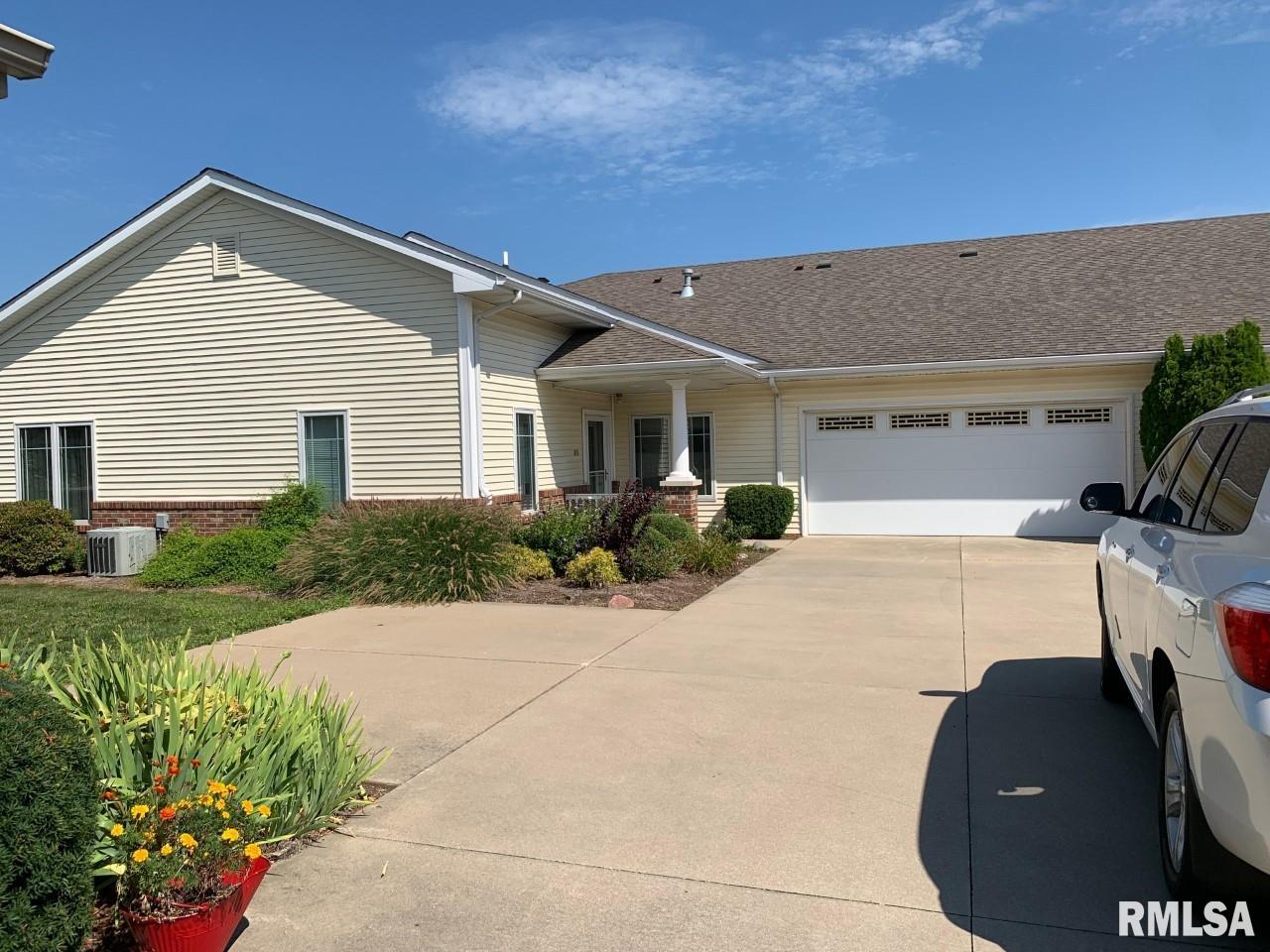 819 Colorado Court Springfield, IL 62711 - Photo 1 of 3