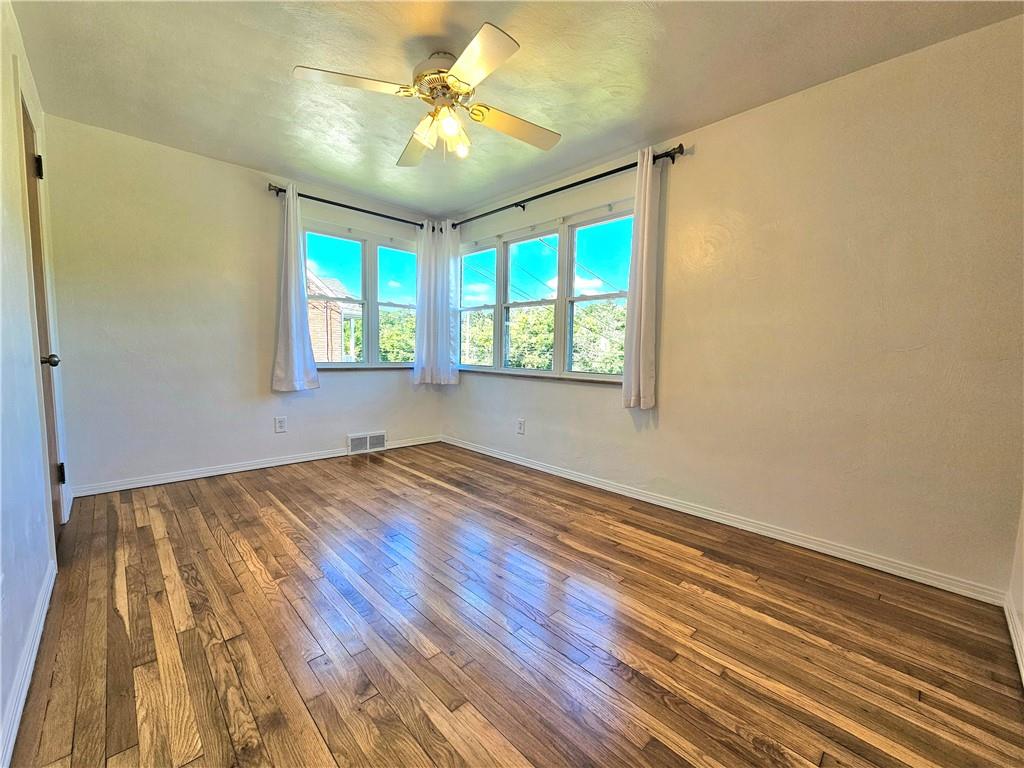 5735 Library Road Bethel Park, PA 15102 - Photo 6 of 30 Gallery Image 6