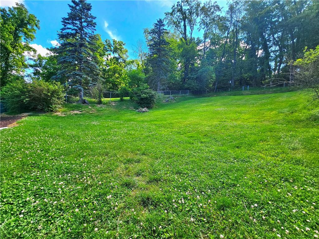 5735 Library Road Bethel Park, PA 15102 - Photo 8 of 30 Gallery Image 8