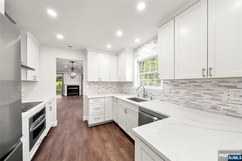 25 Woods Edge Road Old Tappan, NJ 07675 - Photo 10 of 30