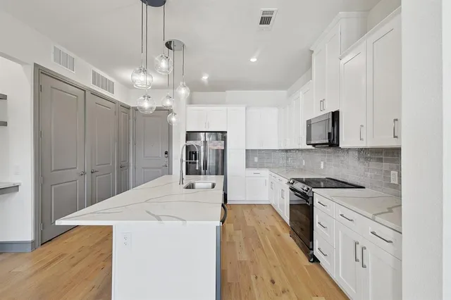 $1,800 | 2700 Old Denton Road, Unit 3344, Carrollton, TX 75007