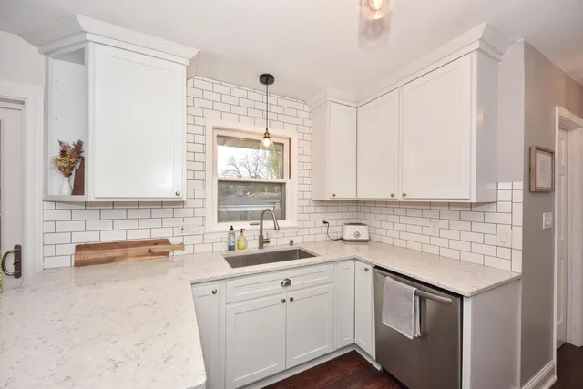 $349,900 | 1566 Scott Road, Port Washington, WI 53074