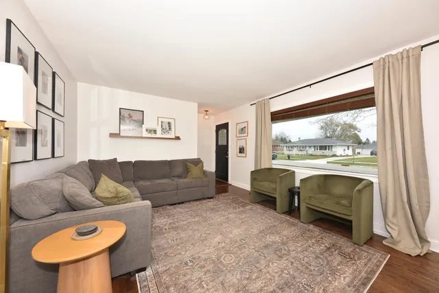 $349,900 | 1566 Scott Road, Port Washington, WI 53074