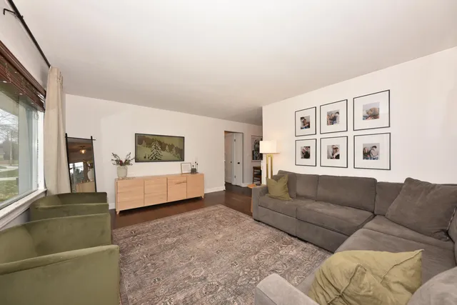 $349,900 | 1566 Scott Road, Port Washington, WI 53074