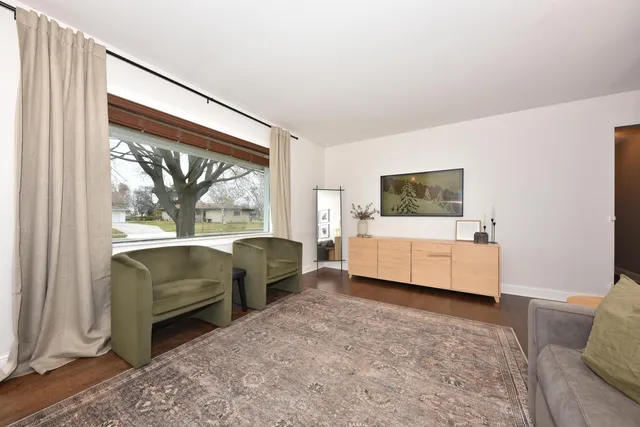 $349,900 | 1566 Scott Road, Port Washington, WI 53074