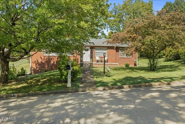 $345,000 | 300 Peach Blossom Court, Johnson City, TN 37604