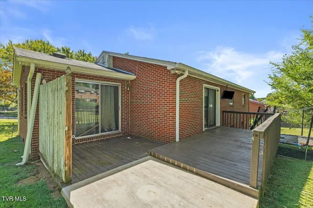 $345,000 | 300 Peach Blossom Court, Johnson City, TN 37604