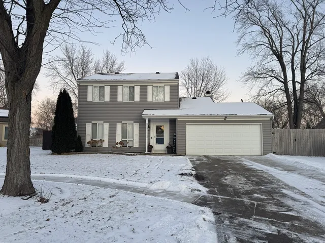 $390,000 | 2S081 Waltham Court, Warrenville, IL 60555