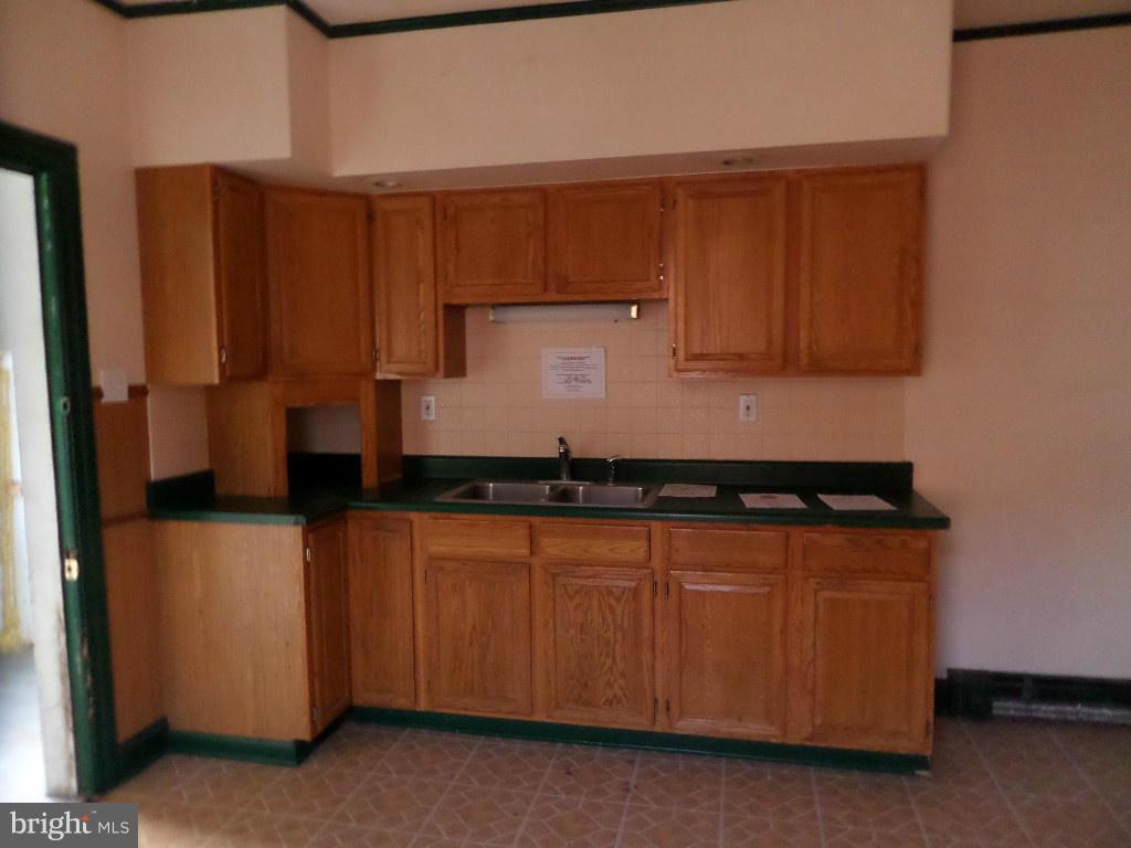 331 Valley Road Hagerstown, MD 21740 - Photo 8 of 12 Kitchen