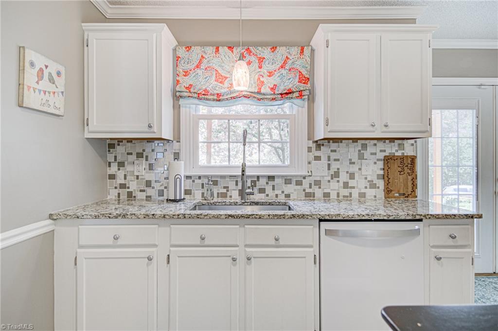 1942 Winding Ridge Road Winston-Salem, NC 27127 - Photo 12 of 30 Gallery Image 12