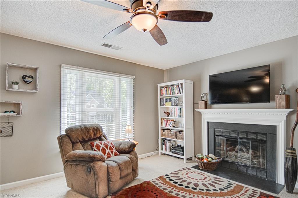 1942 Winding Ridge Road Winston-Salem, NC 27127 - Photo 4 of 30 Gallery Image 4