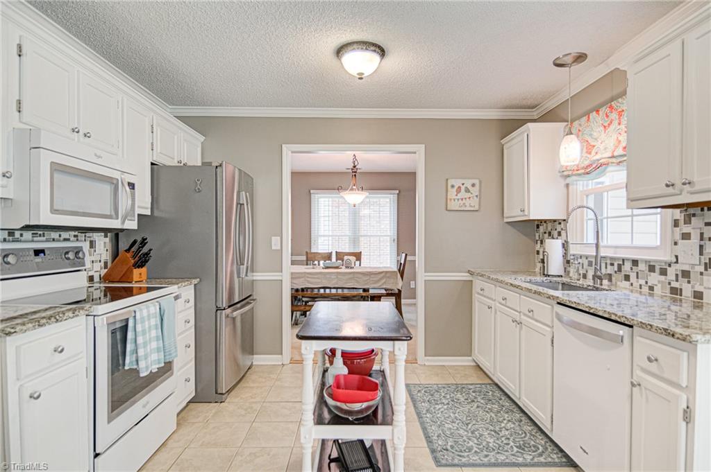 1942 Winding Ridge Road Winston-Salem, NC 27127 - Photo 9 of 30 Gallery Image 9