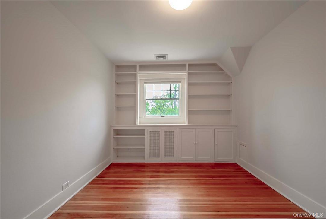 62 Summit Avenue Bronxville, NY 10708 - Photo 18 of 24 2nd Bedroom