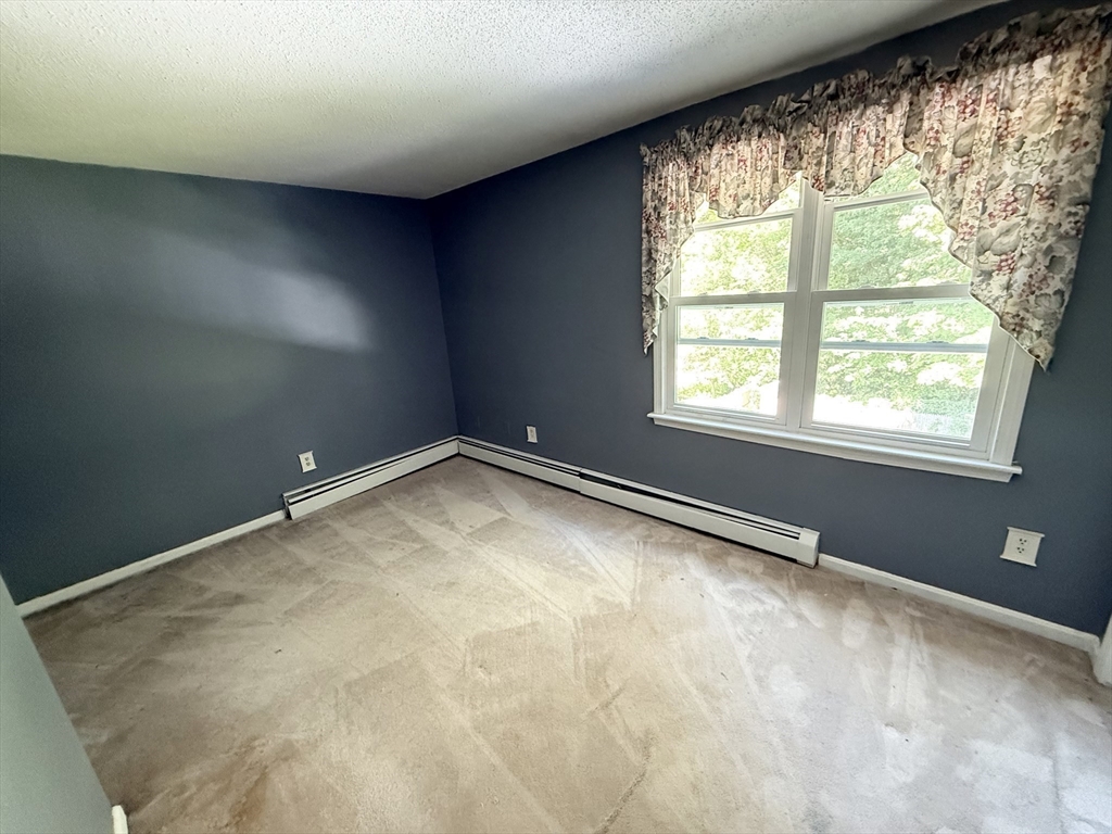 48 Vincent Circle Worcester, MA 01604 - Photo 21 of 31