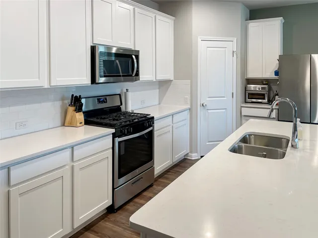 $3,300 | 897 Lone Peak Way, Dripping Springs, TX 78620