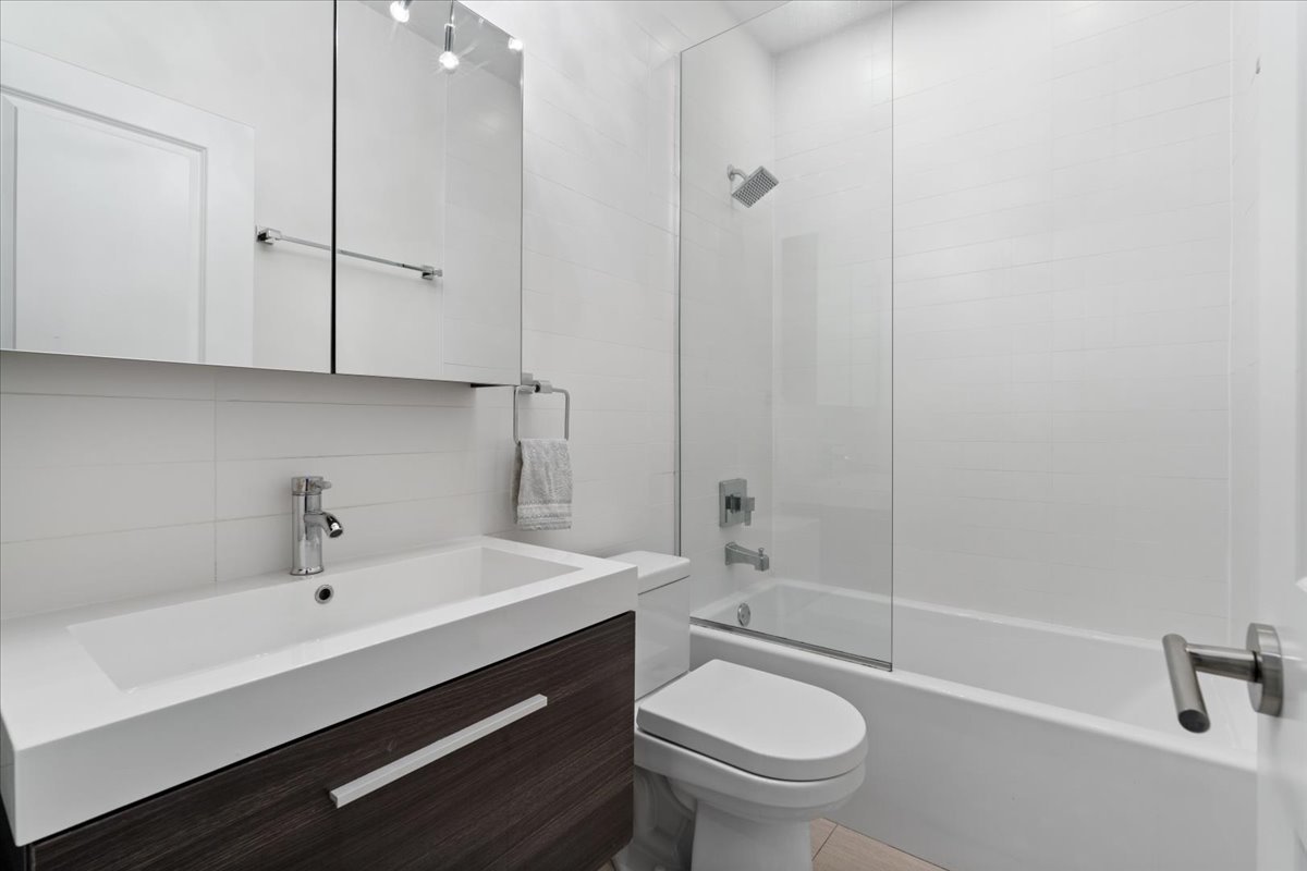 2447 West Irving Park Road, Unit 1W Chicago, IL 60618 - Photo 17 of 27