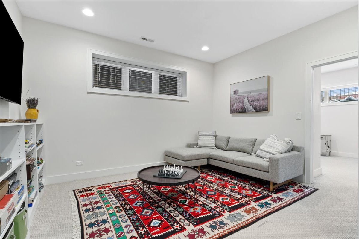 2447 West Irving Park Road, Unit 1W Chicago, IL 60618 - Photo 18 of 27