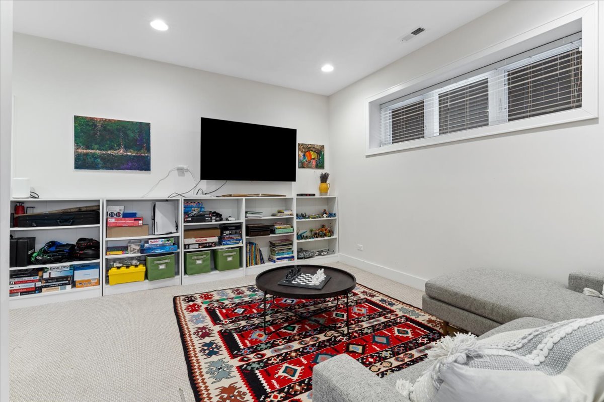 2447 West Irving Park Road, Unit 1W Chicago, IL 60618 - Photo 19 of 27