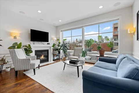 $725,000 | 2447 West Irving Park Road, Unit 1W, Chicago, IL 60618