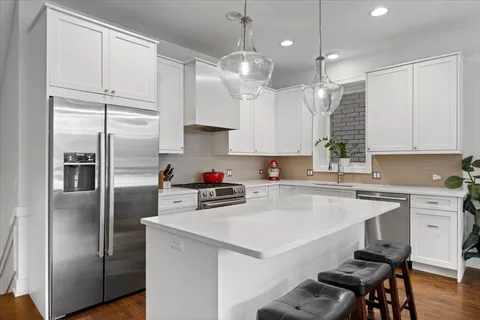 $725,000 | 2447 West Irving Park Road, Unit 1W, Chicago, IL 60618