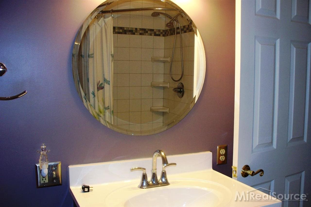 5290 River Road East China, MI 48054 - Photo 9 of 35 31228952-8.JPG