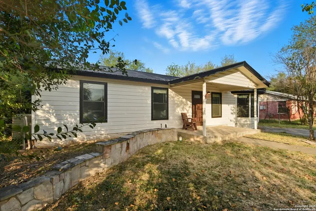 front view of house with a yard