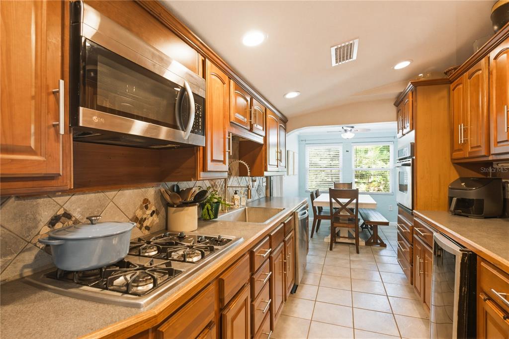 701 South Crest Avenue Clearwater, FL 33756 - Photo 16 of 54 Gallery Image 16
